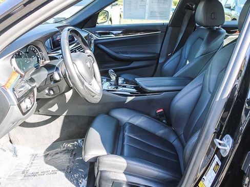 Used 2019 BMW 530e xDrive w/ Convenience Package AWD/4WD image 17