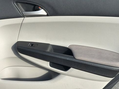 Used 2012 Honda Accord LX image 21