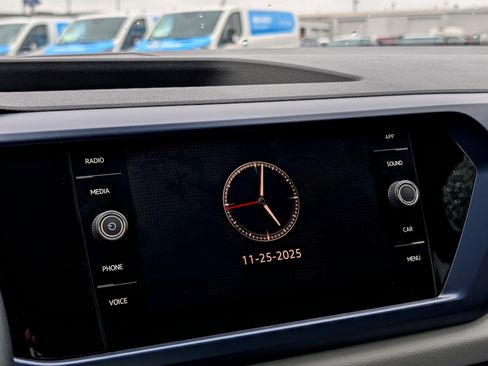 Used 2023 Volkswagen Taos SE image 19