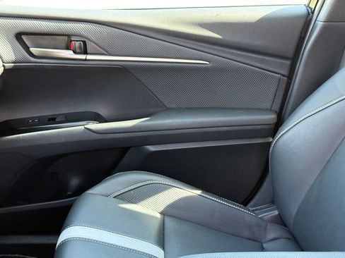 Used 2025 Toyota Camry SE image 14