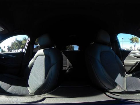 Used 2025 Buick Envista Preferred image 38