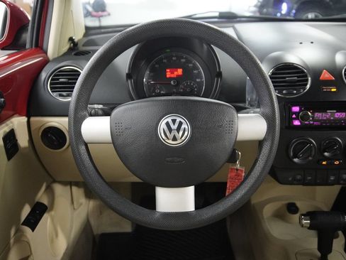 Used 2006 Volkswagen Beetle Coupe w/ Package 1 FWD image 13