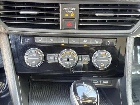 Certified 2023 Volkswagen Jetta SE FWD image 15