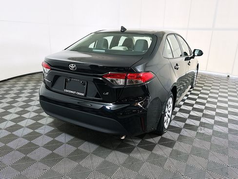 Used 2025 Toyota Corolla LE FWD image 3