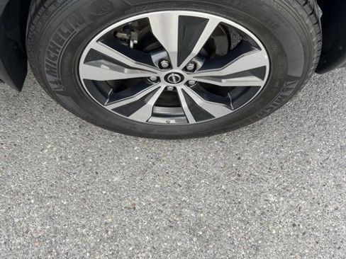 Used 2023 Nissan Murano SV image 18