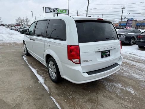 Used 2019 Dodge Grand Caravan SE w/ UConnect Hands-Free Group image 9