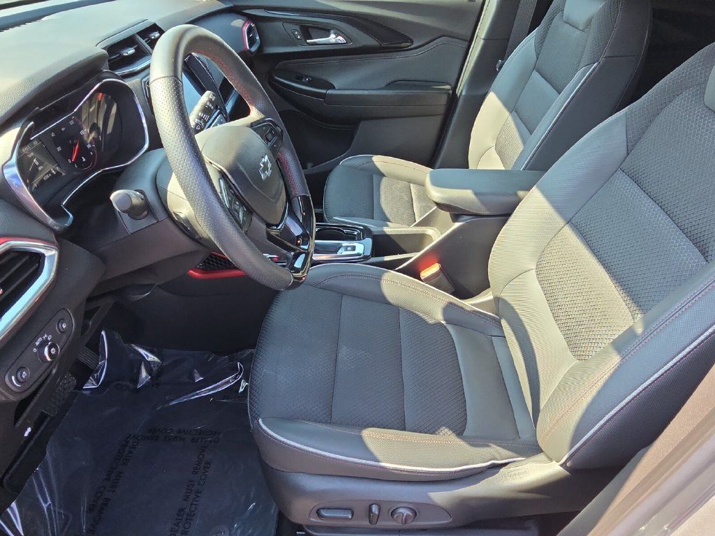 Used 2023 Chevrolet TrailBlazer RS w/ Convenience Package FWD image 10
