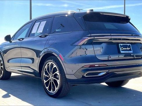 Used 2024 Lincoln Nautilus Reserve w/ Equipment Group 202A image 15