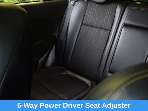Used 2019 Chevrolet Trax LT w/ Sun & Sound Package AWD/4WD image 14
