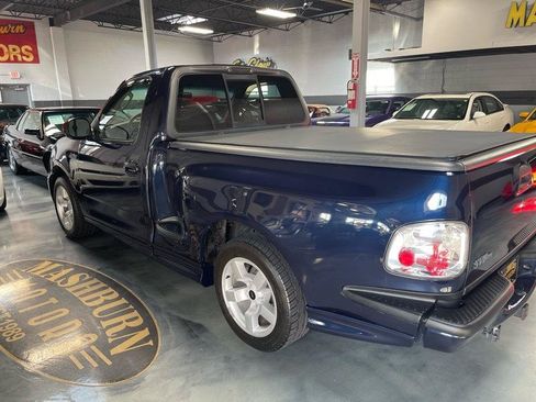 Used 2002 Ford F150 Lightning RWD image 11