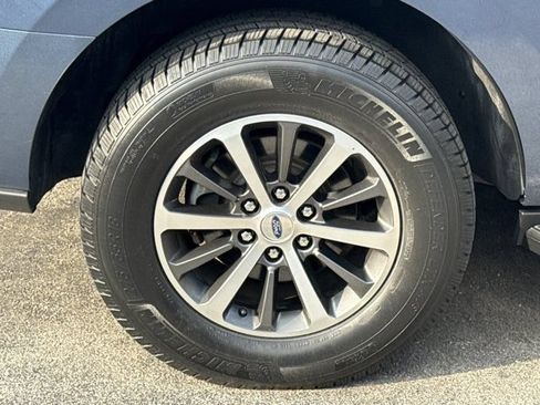 Used 2020 Ford Expedition XLT RWD image 3