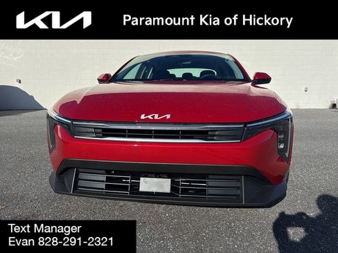Used 2025 Kia K4 LXS image 2
