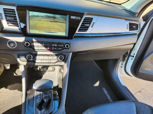 Used 2017 Kia Niro EX image 15