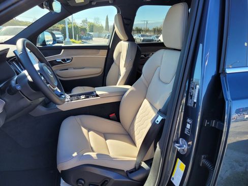 New 2026 Volvo XC90 B5 Core AWD/4WD image 9