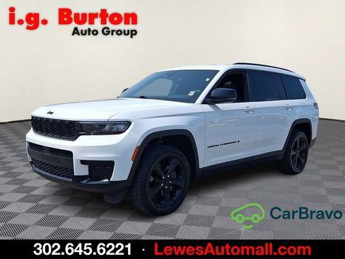 Used 2023 Jeep Grand Cherokee L Laredo AWD/4WD image 3
