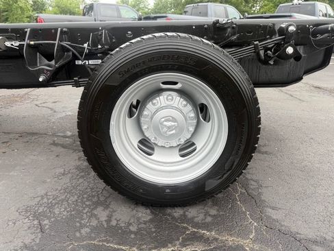 New 2026 RAM 5500 Tradesman w/ Chrome Appearance Group AWD/4WD image 30