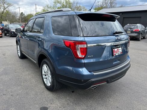 Used 2018 Ford Explorer XLT w/ Equipment Group 202A AWD/4WD image 8