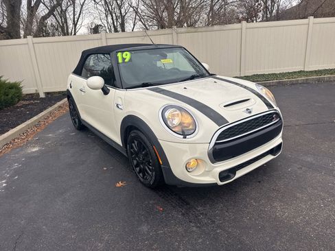 Used 2019 MINI Cooper S w/ Signature Upholstery Package image 3