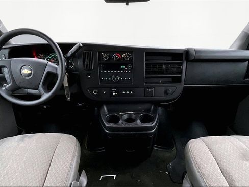 Used 2018 Chevrolet Express 3500 LT w/ LT Preferred Equipment Group image 7