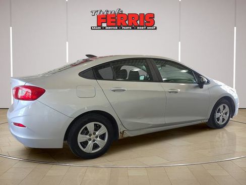 Used 2017 Chevrolet Cruze LS FWD image 5