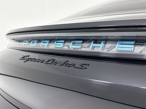 Used 2022 Porsche Taycan Turbo S image 36