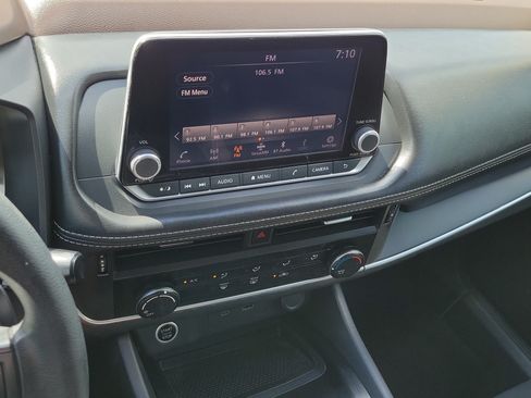 Used 2023 Nissan Rogue S AWD/4WD image 27
