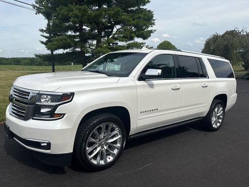 Used 2019 Chevrolet Suburban Premier w/ Premier Plus Edition AWD/4WD image 1