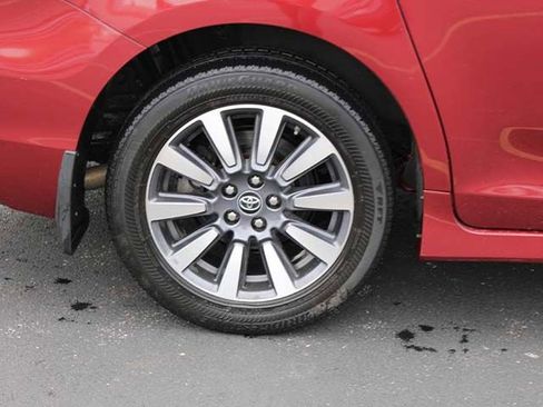 Used 2020 Toyota Sienna XLE w/ XLE Navigation Package AWD/4WD image 8