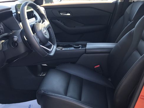 Certified 2023 Nissan Rogue SL w/ SL Premium Package AWD/4WD image 20