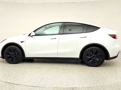 Used 2024 Tesla Model Y Long Range RWD image 8