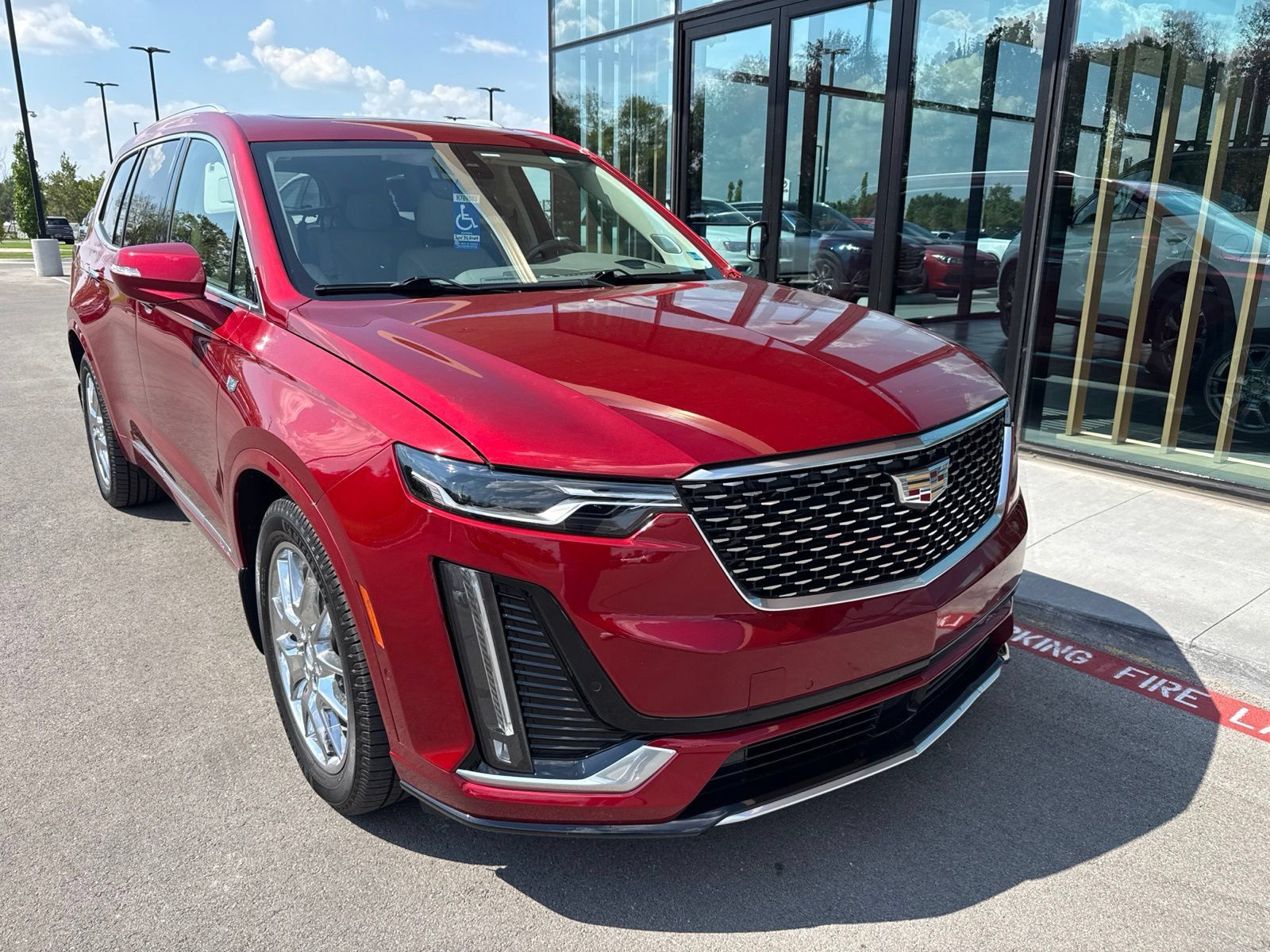 Used 2022 Cadillac XT6 Premium Luxury w/ Technology Package AWD/4WD image 4