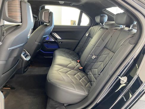 Used 2025 BMW 760i xDrive w/ Executive Package image 13