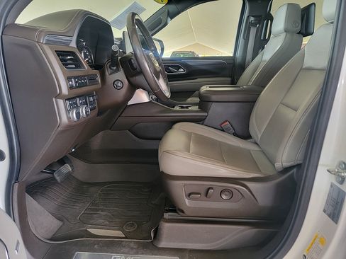 Used 2021 GMC Yukon SLT w/ SLT Luxury Plus Package AWD/4WD image 2