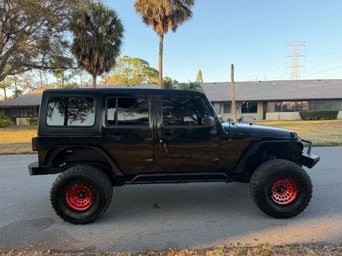 Used 2008 Jeep Wrangler Unlimited Sahara w/ Trailer Tow Group image 5