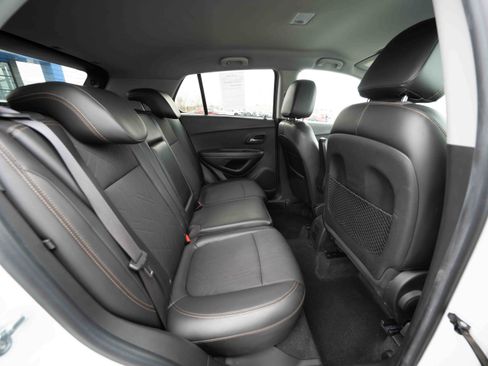 Used 2017 Chevrolet Trax LT w/ LT Convenience Package image 24