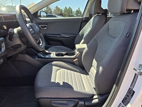 Used 2025 Kia K4 EX image 3