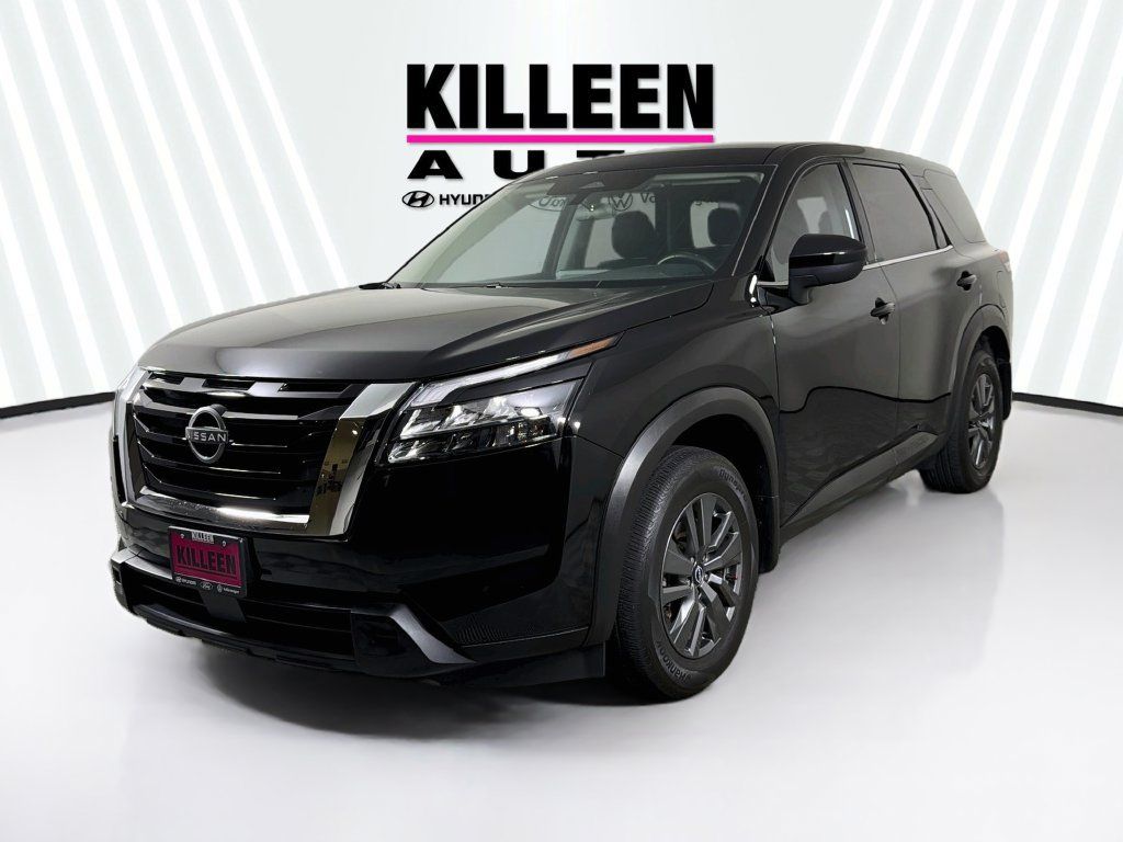 Used 2025 Nissan Pathfinder S FWD image 3