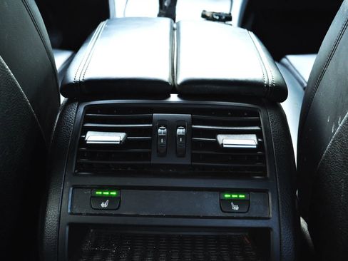 Used 2016 BMW 550i xDrive Sedan image 16