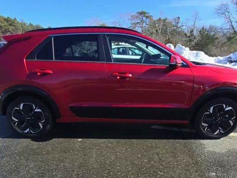 Certified 2024 Kia Niro Wind FWD image 8