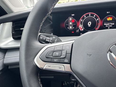 New 2026 Volkswagen Tiguan SE image 17