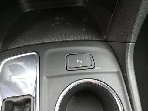 Used 2023 Chevrolet Equinox LT FWD image 27