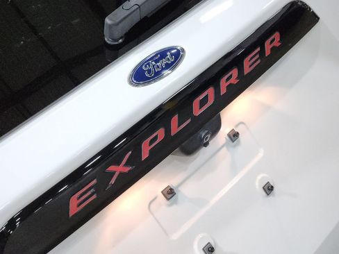 Used 2022 Ford Explorer ST w/ Equipment Group 401A AWD/4WD image 25