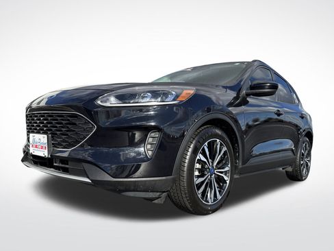 Used 2021 Ford Escape SE w/ SE Sport Appearance Package image 2
