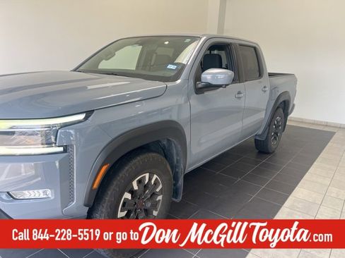 Used 2022 Nissan Frontier Pro-X image 2