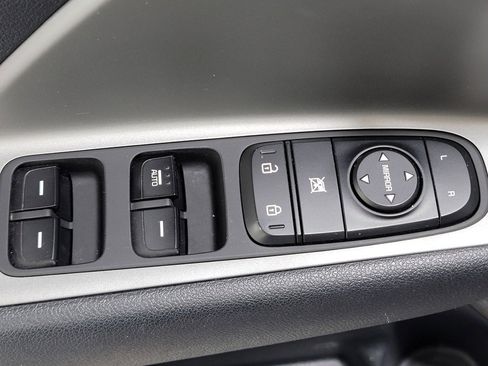 Used 2019 Kia Niro LX FWD image 28