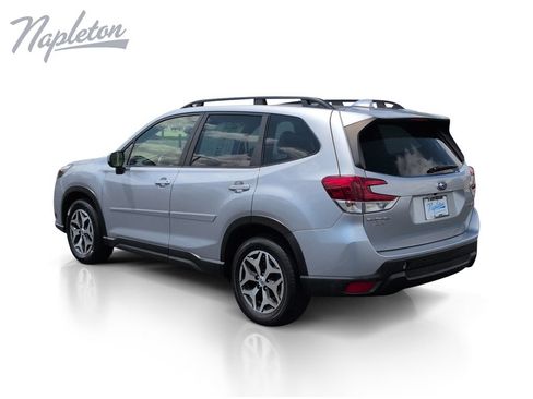 Used 2023 Subaru Forester Premium AWD/4WD image 3