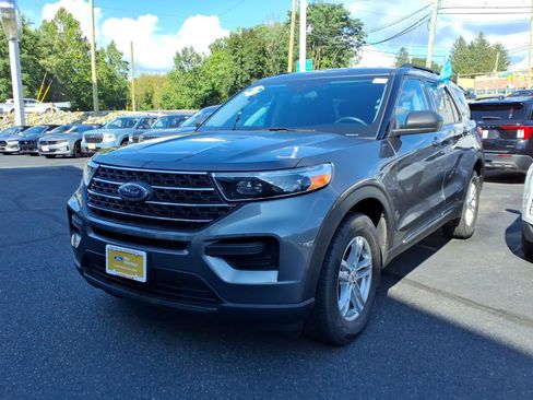 Certified 2023 Ford Explorer XLT w/ Class IV Trailer Tow Package AWD/4WD image 4