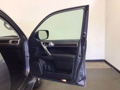 Used 2015 Lexus GX 460 w/ Navigation Package AWD/4WD image 8