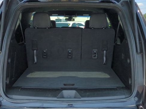 Used 2022 Chevrolet Suburban LT image 40