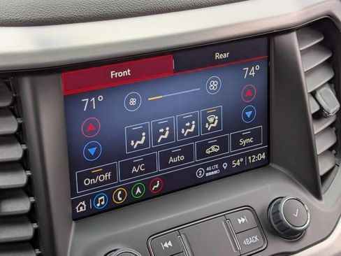 Used 2023 GMC Acadia SLT w/ Technology Package image 23